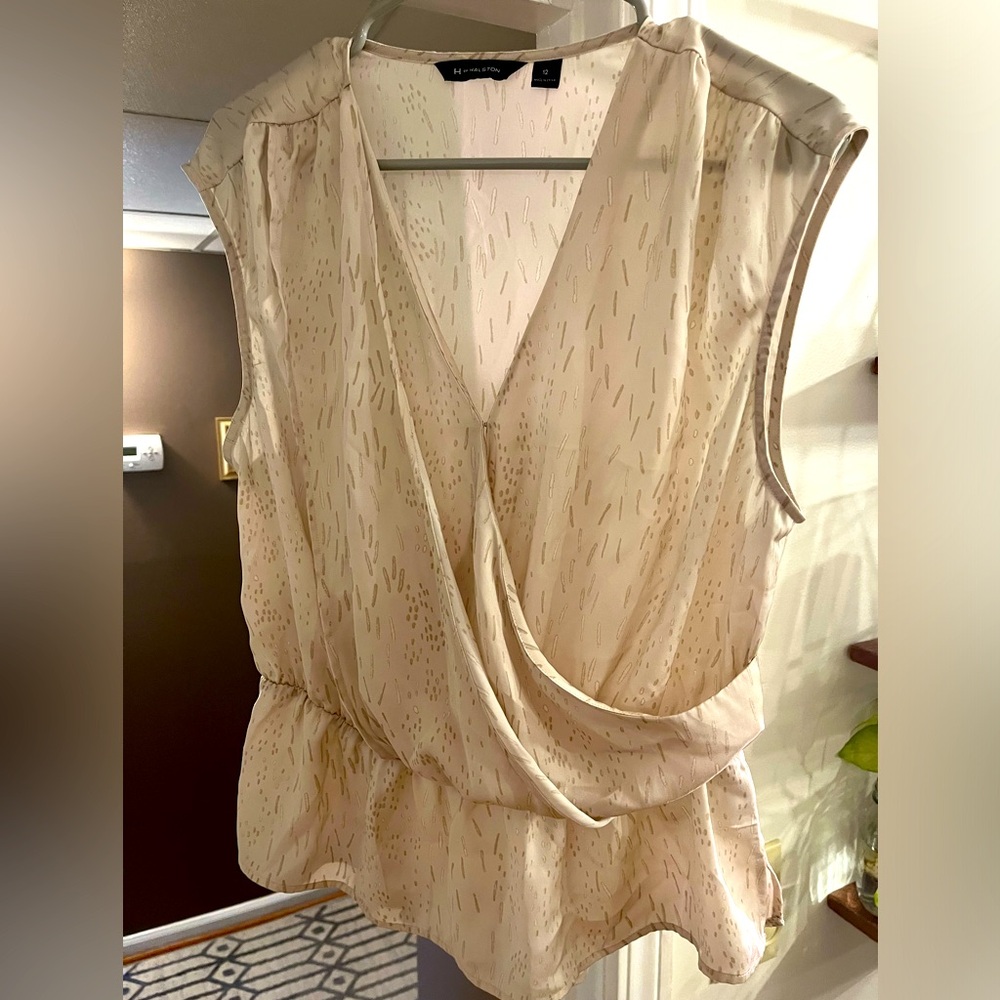 *EUC* Halston Silky Business Casual Top